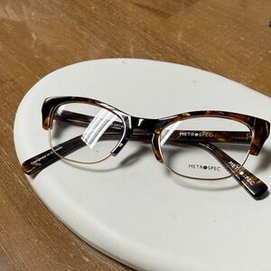 Metrospec Tortoise Shell Glasses- cat eye
Never worn
Old stock